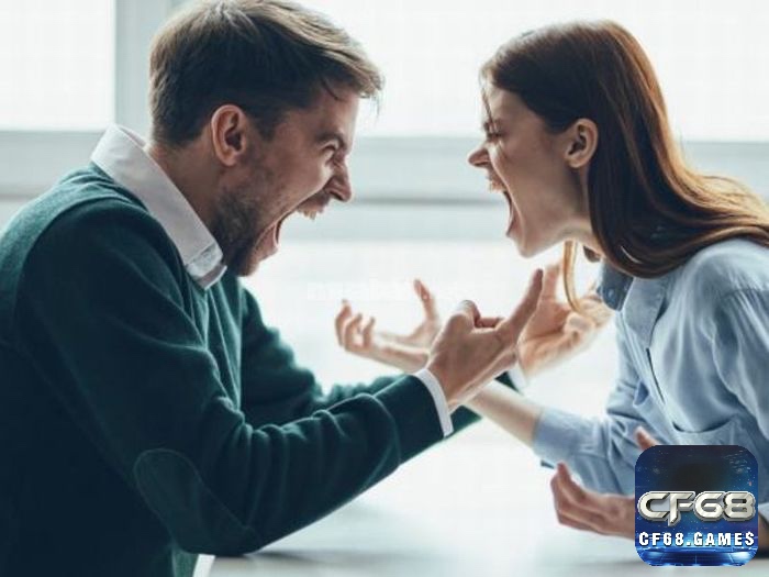 Giấc mơ cãi nhau với người thân phản ánh mâu thuẫn gia đình và sự tìm kiếm độc lập
