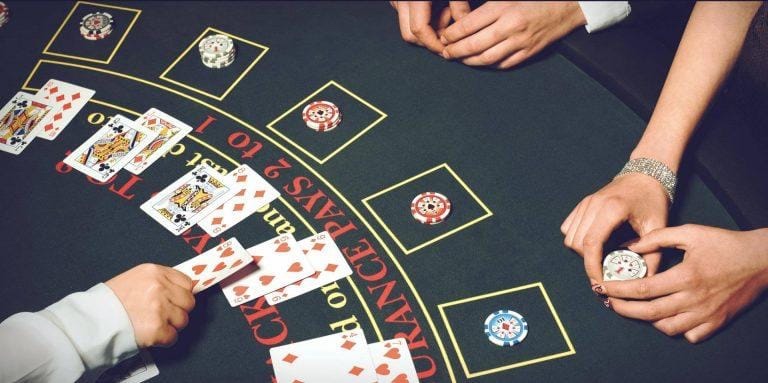Luật chơi blackjack chi tiết nhất từ cơ bản đến nâng cao 2025