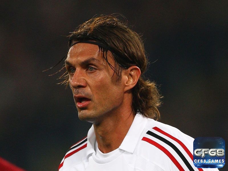Paolo Maldini là một trong những top hậu vệ hay nhất c1 được xem là biểu tượng bất tử của AC Milan